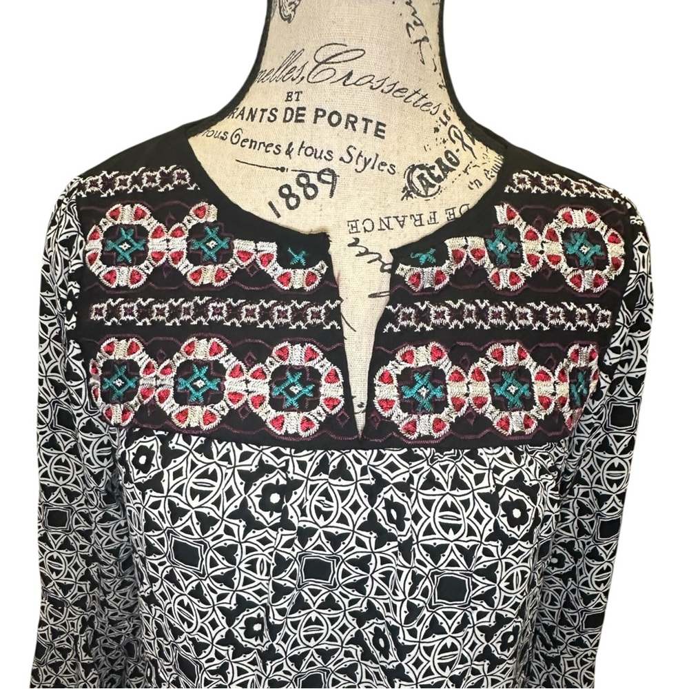 Takara Boho Embroidered Top Bell Sleeves - Picture 4 of 10